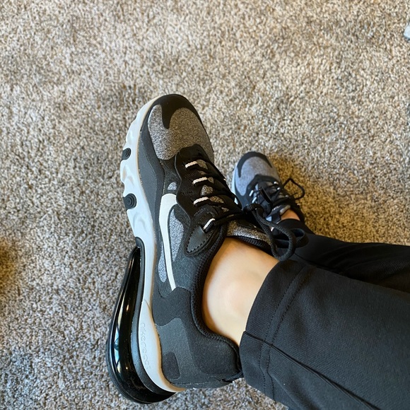 FLASH SALE Nike Air Max 270 React Women’s Sneakers - Picture 5 of 11